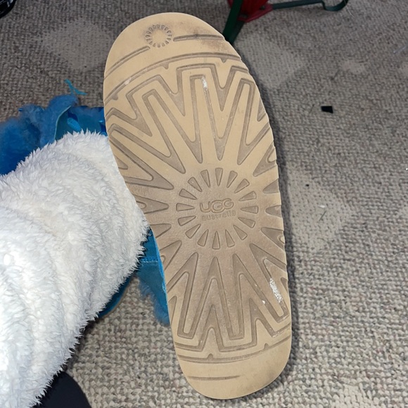 Ugg Bailey Bow Boots - Picture 6 of 6